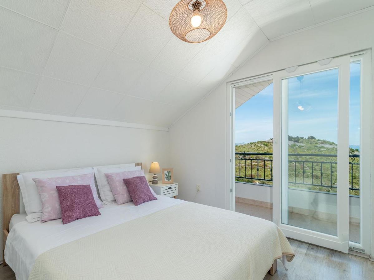 Scenic Sea View,Three Bedroom Villa With Pool Трогір Екстер'єр фото