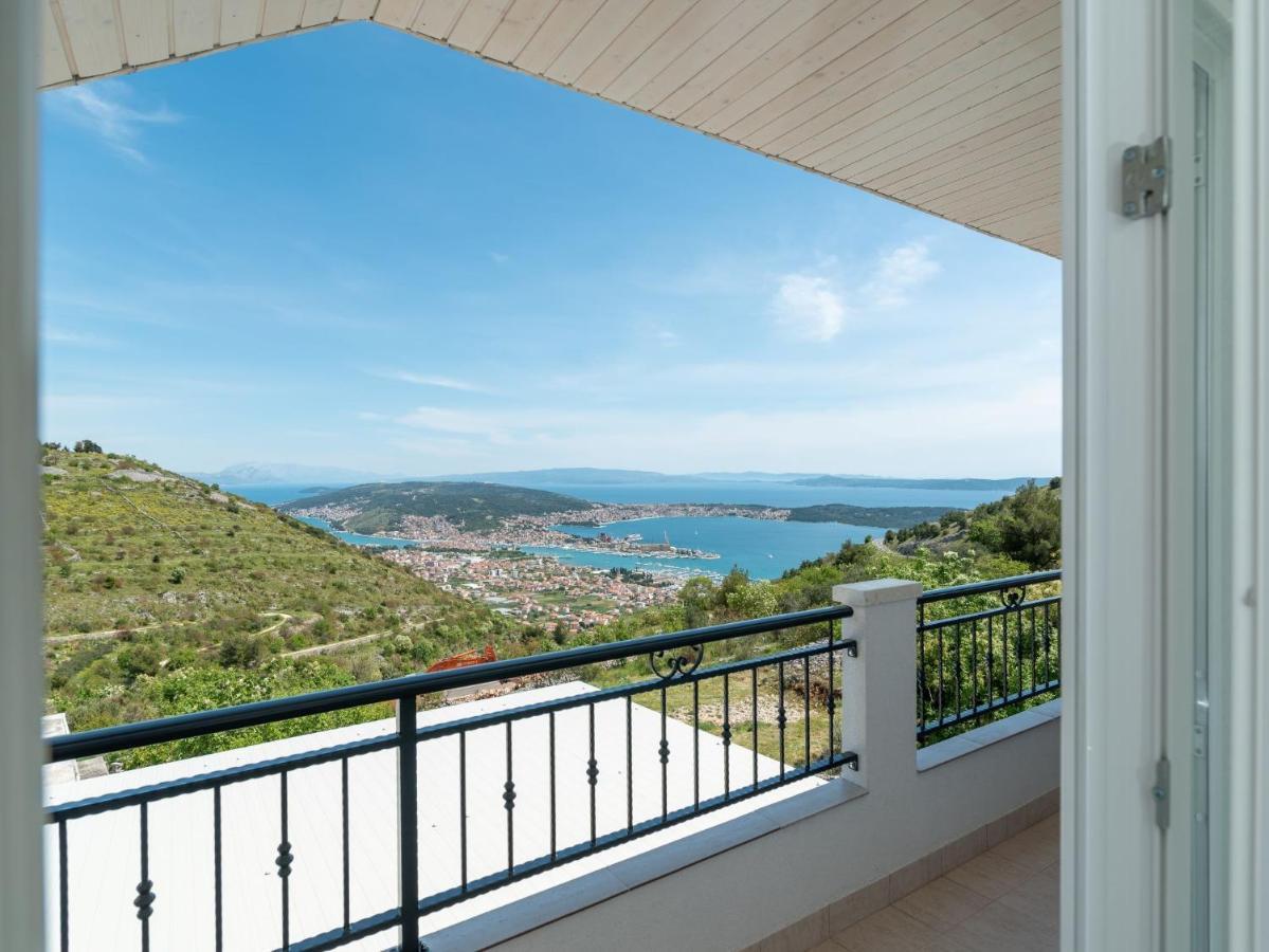 Scenic Sea View,Three Bedroom Villa With Pool Трогір Екстер'єр фото